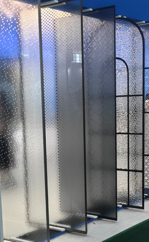 Multifunctional screen partition